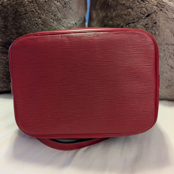 LOUIS VUITTON GM Epi Noe Shoulder / Bucket Bag With COA - Picture 3 of 14